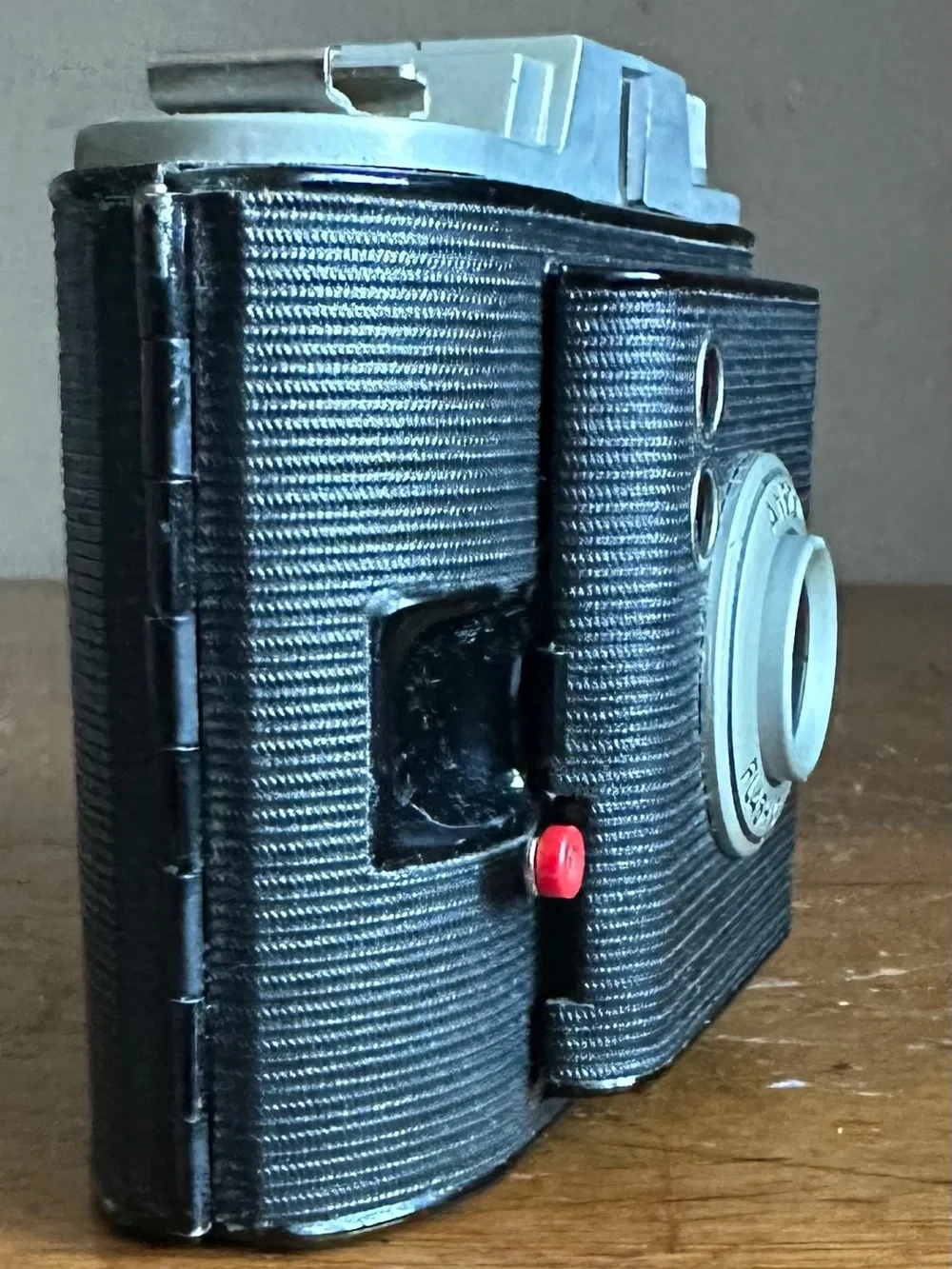 Flash Clipper Vintage Camera in Black with Brown Case